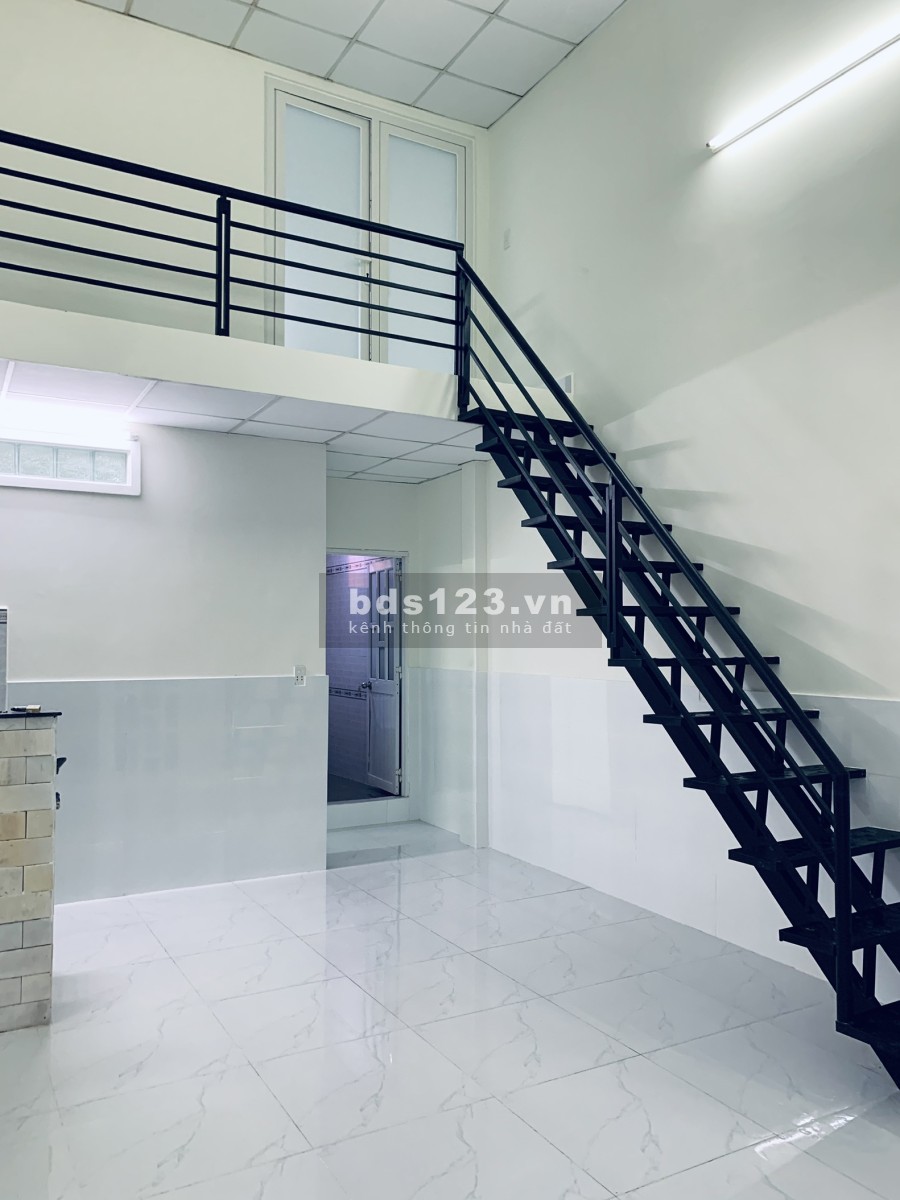 Bán nhà gần bến xe miền Đông mới liên hệ 0983824904, khu dân cư đông đúc, pháp lý đủ