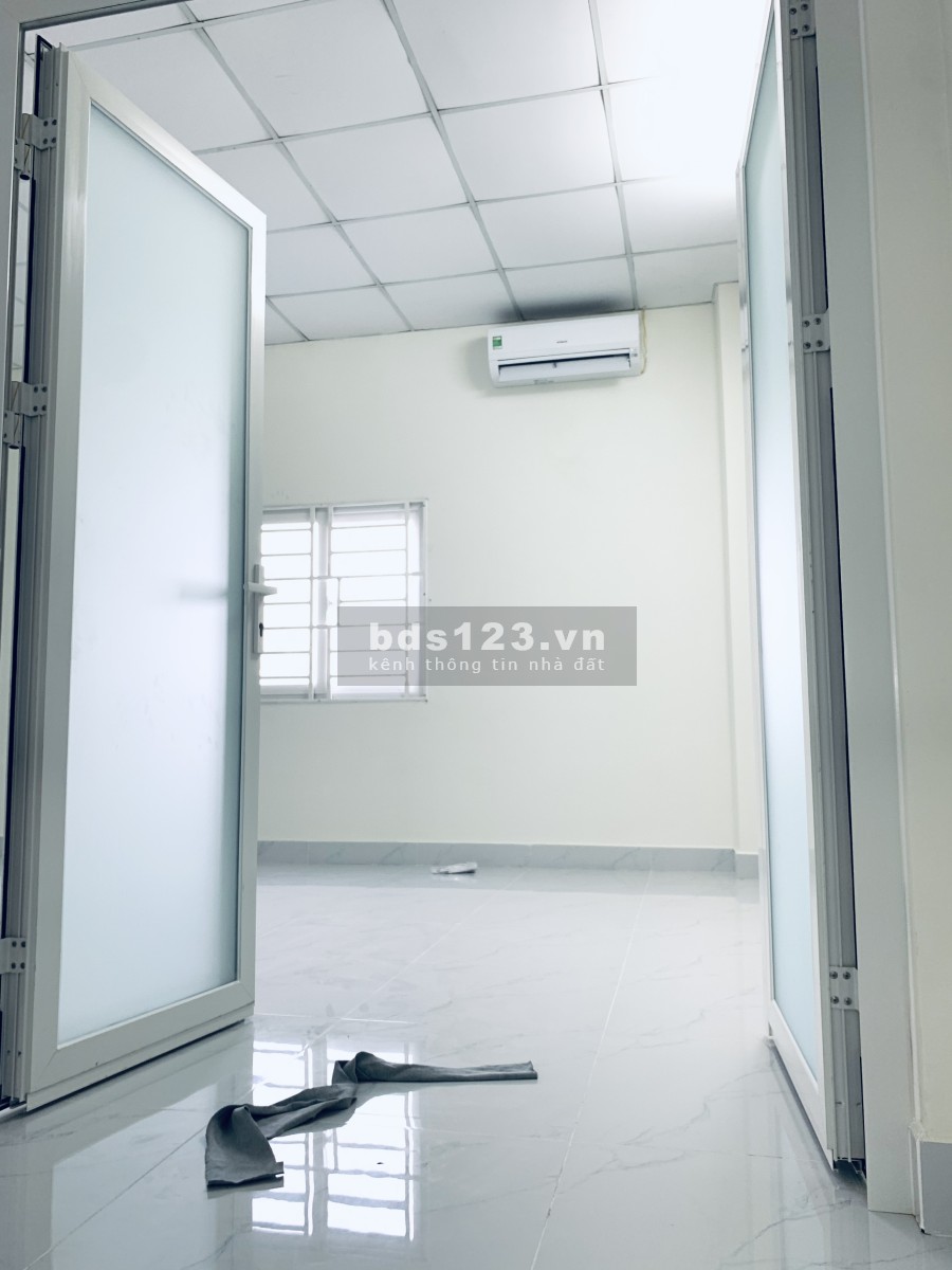 Bán nhà gần bến xe miền Đông mới liên hệ 0983824904, khu dân cư đông đúc, pháp lý đủ