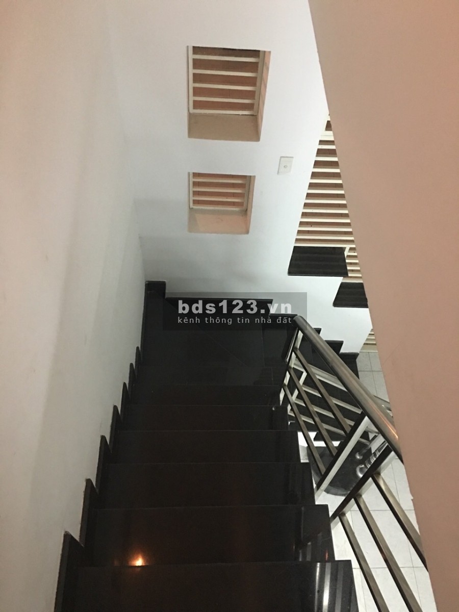 Chính chủ cần bán nhanh nhà mặt tiền 87 Thạnh Mỹ Lợi, khu dân cư, giá 13.7 tỷ, sổ sẵn