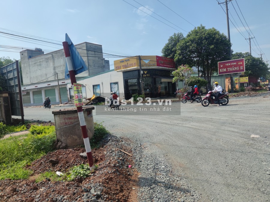 Cần bán lô đất gần ngay trung tâm hành chính Chơn Thành 715 triệu sở hữu ngay 200m2
