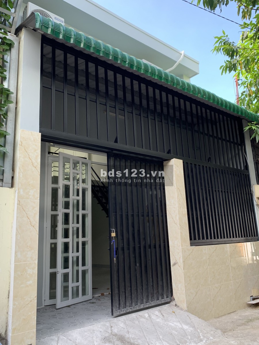 Bán nhà gần bến xe miền Đông mới liên hệ 0983824904, khu dân cư đông đúc, pháp lý đủ