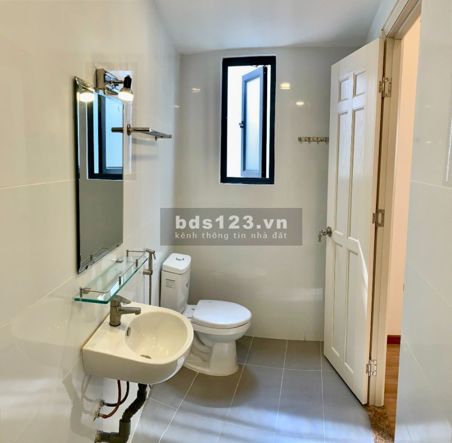 Bán nhà HXH Lê Quang Định,Bình Thạnh, gần chợ Bà Chiểu, dt 60m2, 3 tầng chỉ 6 tỷ 5. 0905075485