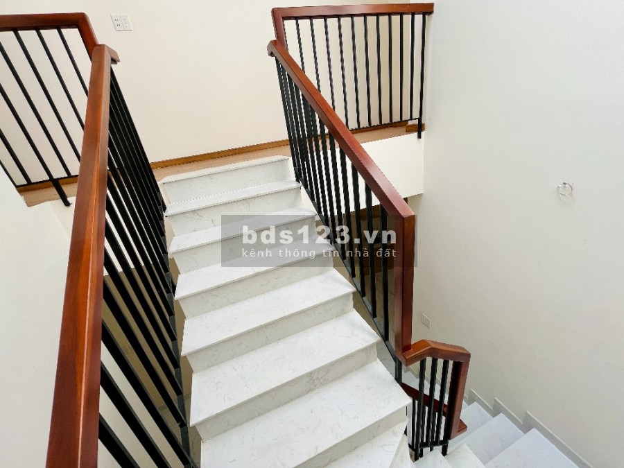 Bán nhà HXH Lê Quang Định,Bình Thạnh, gần chợ Bà Chiểu, dt 60m2, 3 tầng chỉ 6 tỷ 5. 0905075485