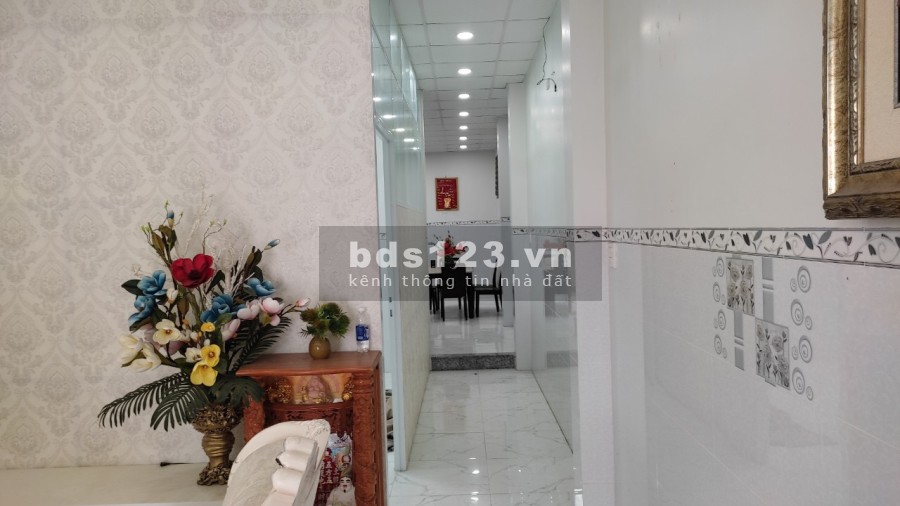 Phạm Hùng, Mỹ Tho, Tiền Giang, Bán nhà nguyên căn 2 tầng đúc, mặt tiền sổ đỏ bàn giao ngay