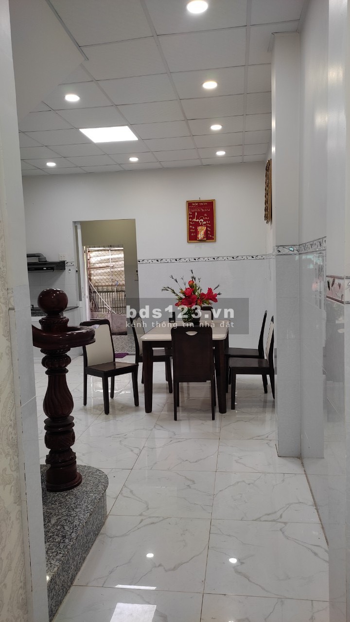 Phạm Hùng, Mỹ Tho, Tiền Giang, Bán nhà nguyên căn 2 tầng đúc, mặt tiền sổ đỏ bàn giao ngay