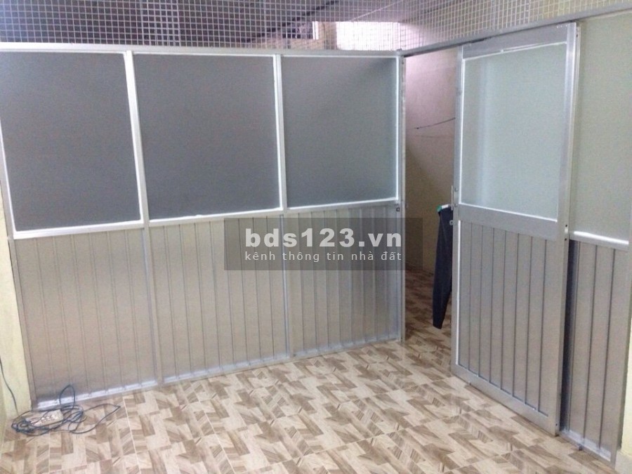 Phòng mới xây, đẹp, thoáng 18m2, Phạm Hùng, Quận 8 khu dân cư đông, tiện ích đủ