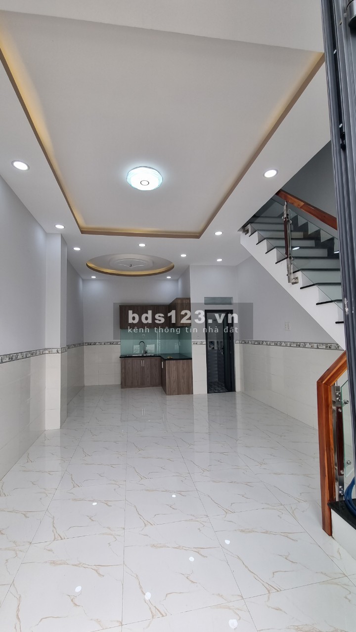 Nhà mới xây 1 trệt 1 lầu ngay ngã 3 Mỹ Hạnh chỉ cần 515tr sở hữu ngay