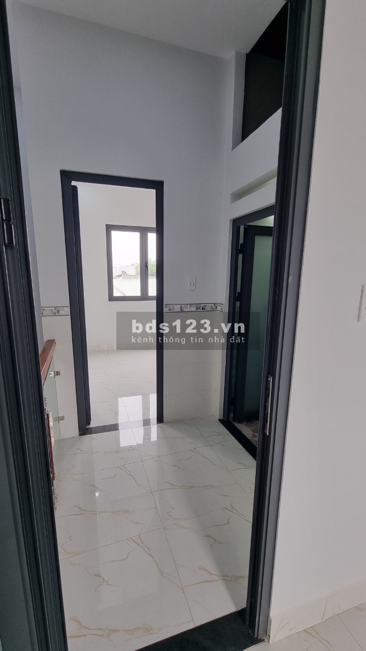 Nhà mới xây 1 trệt 1 lầu ngay ngã 3 Mỹ Hạnh chỉ cần 515tr sở hữu ngay