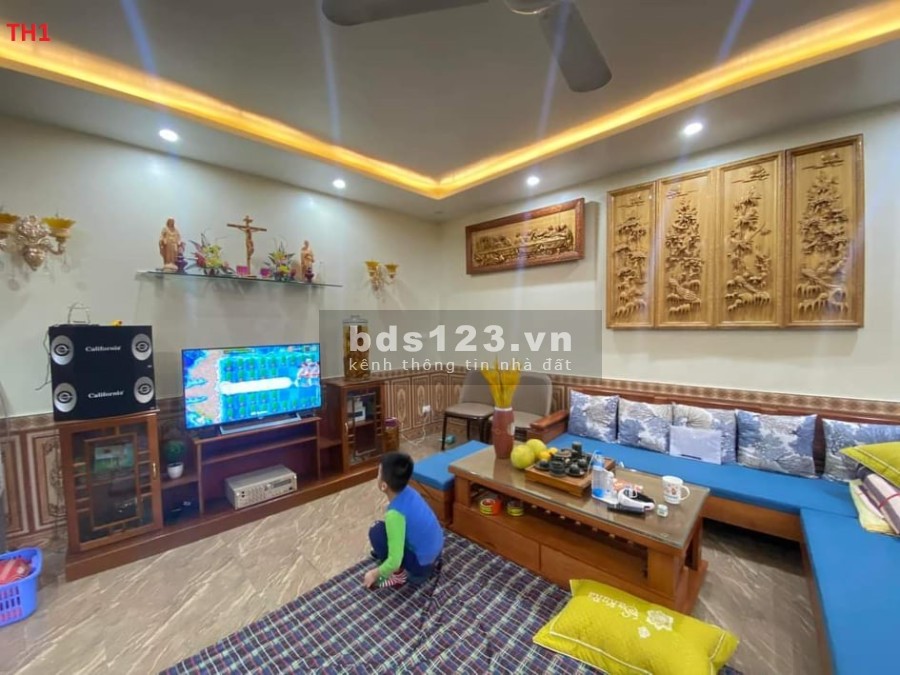 Bán nhà Hoàng Hoa Thám 51m giá 3.9 tỷ hai mặt ngõ tài lộc trước sau gần chợ hoa