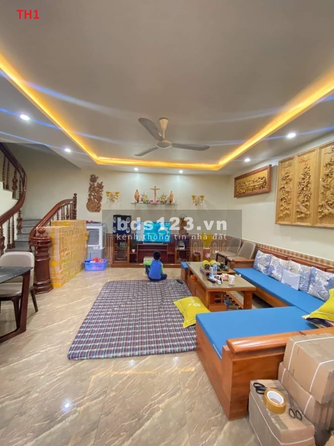 Bán nhà Hoàng Hoa Thám 51m giá 3.9 tỷ hai mặt ngõ tài lộc trước sau gần chợ hoa