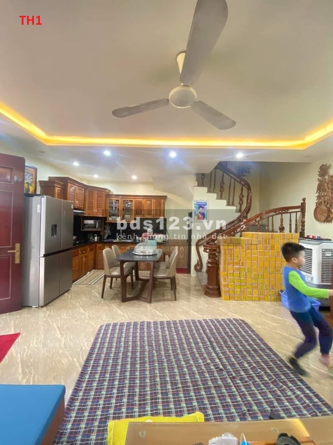 Bán nhà Hoàng Hoa Thám 51m giá 3.9 tỷ hai mặt ngõ tài lộc trước sau gần chợ hoa