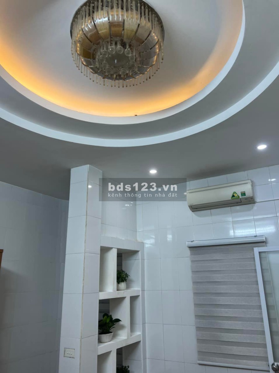 Bán nhà Chợ Khâm Thiên Đống Đa mặt ngõ lô góc kinh doanh dt 40m2 3 tầng chỉ 3.35 tỷ