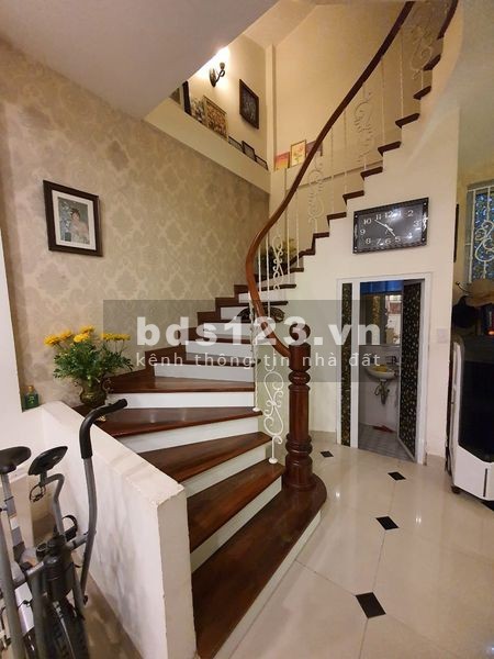 Mặt phố Bạch Đằng Quận Hai Bà trưng, ba mặt thoáng diện tích 60m2, 5 tầng đúc, giá nhỉnh 7 tỷ