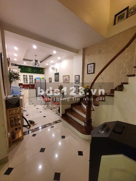 Mặt phố Bạch Đằng Quận Hai Bà trưng, ba mặt thoáng diện tích 60m2, 5 tầng đúc, giá nhỉnh 7 tỷ
