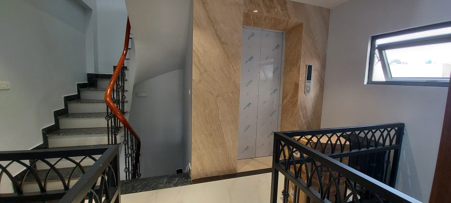 Bán nhà phân lô Hoàng Cầu Đống Đa dtsd 68m2, 7 tầng thang máy, ô tô kinh doanh giá 14 tỷ