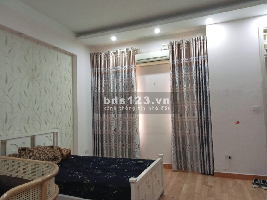 Bán nhà Trung Kính, ô tô tránh, vỉa hè diện tích 60m2, mặt tiền 6m, giá bán 15 tỷ, lh 0949191621
