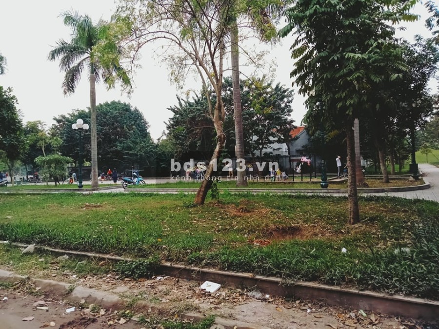 Phân lô ô tô tránh vỉa hè kinh doanh Thạch Bàn dtsd 56m2, 5 tầng đúc, liên hệ 0846763333