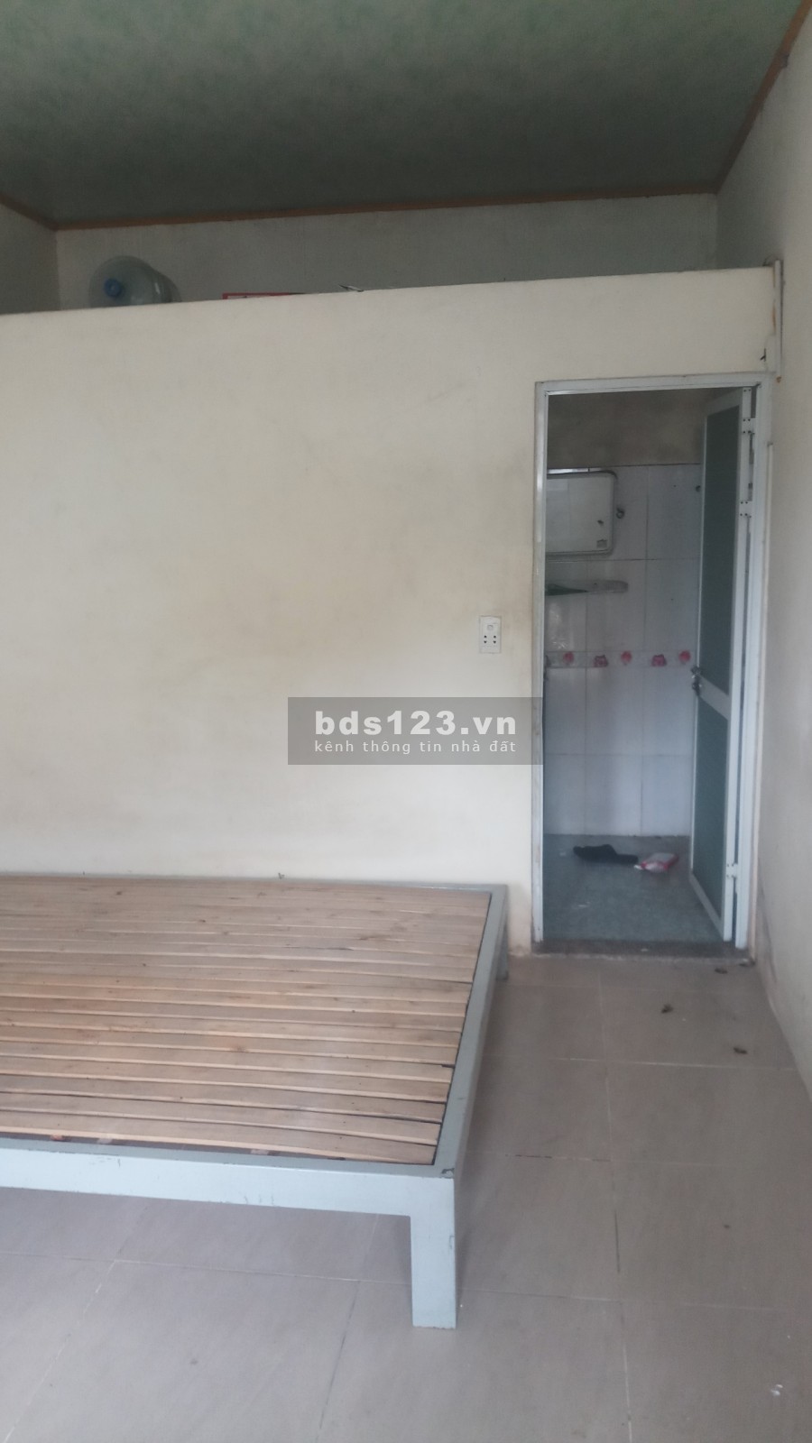 Phòng trọ tại 8/25 Thư Trung đang có phòng trống cần cho thuê, dt 18m2, giá 1.1 triệu/tháng