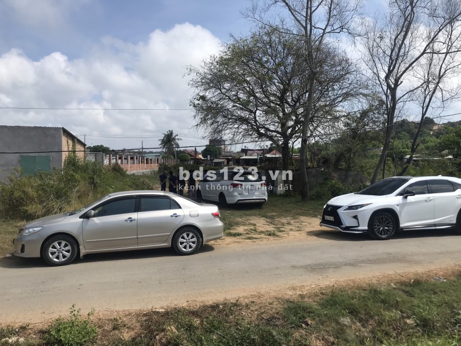 Mặt tiền đường 8m, đất ở 100m2, cách biển chỉ 300m, khu trung tâm Hồ Tràm, sinh lời cao