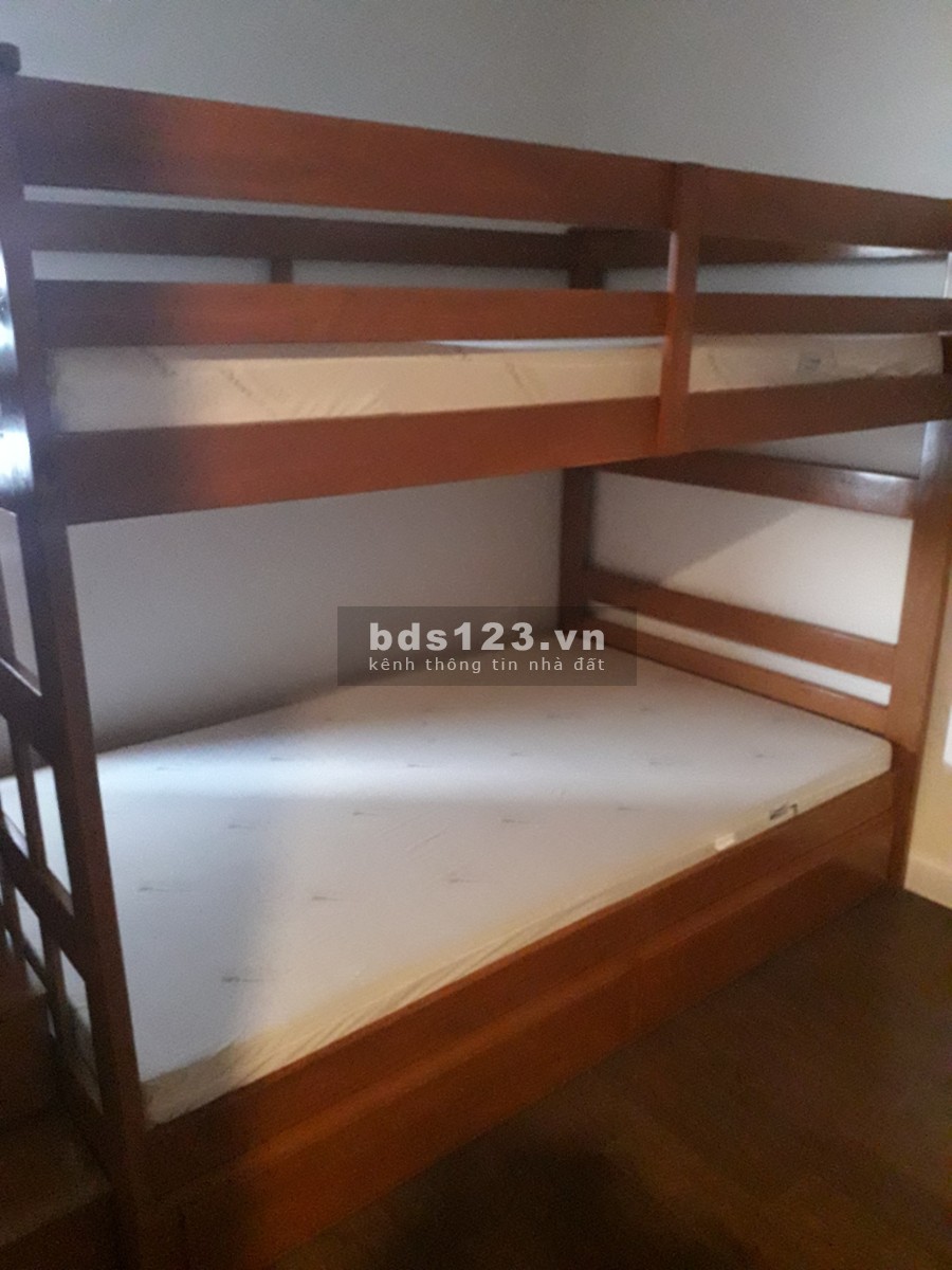 Chính chủ cần bán căn hộ góc 65 m2 2PN 2WC, nhiều khí trời, hợp đồng mua bán không vay, có nội thất