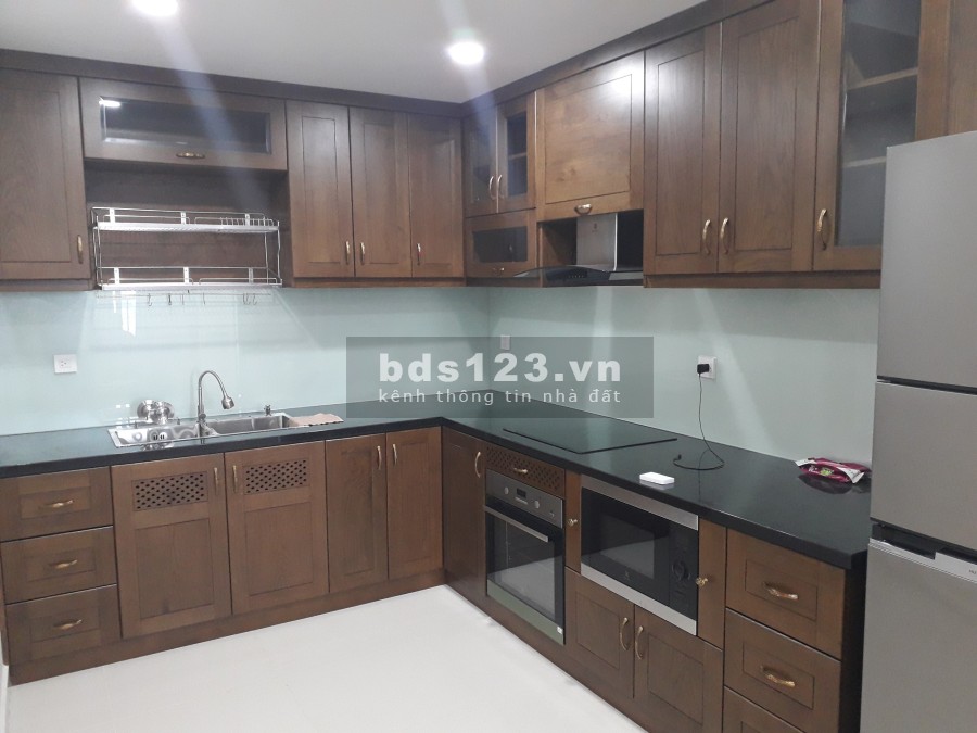 Chính chủ cần bán căn hộ góc 65 m2 2PN 2WC, nhiều khí trời, hợp đồng mua bán không vay, có nội thất