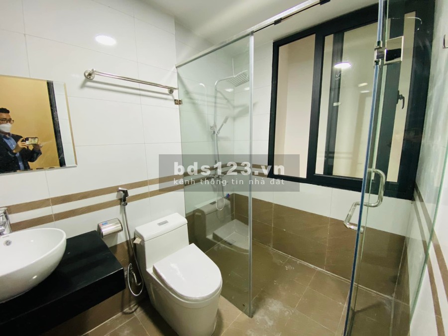 Bán nhà 108 Nguyễn Trãi Quận Thanh xuân, 5 tầng, giá bán chỉ 5,1 tỷ sổ đỏ nở hậu