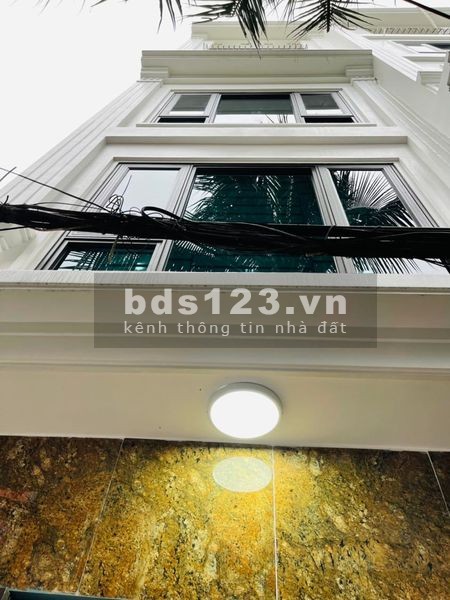 Nhà đẹp Hoàng Đạo Thành, ngõ thông không gian thoáng, thiết kế hiện đại, khu dân cư đông