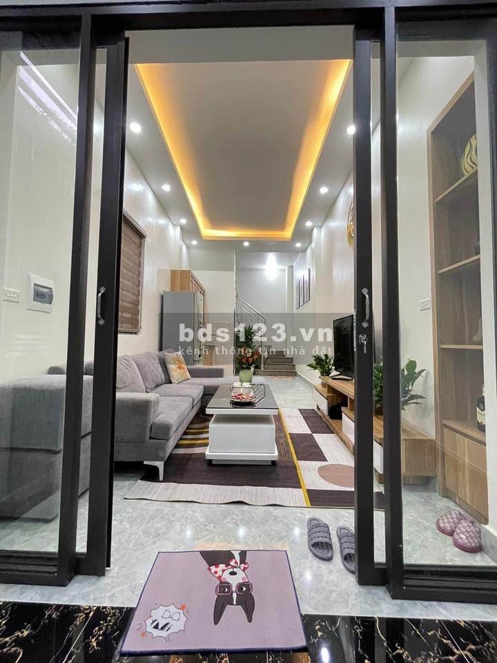 Nhà đẹp ở gay 23 Xuân La ngõ thông ô tô kinh doanh lại gần hồ, giá nhỉnh 4 tỷ, đầu tư sinh lời