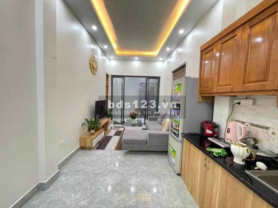 Nhà đẹp ở gay 23 Xuân La ngõ thông ô tô kinh doanh lại gần hồ, giá nhỉnh 4 tỷ, đầu tư sinh lời