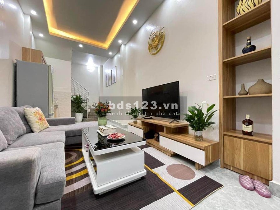 Nhà đẹp ở gay 23 Xuân La ngõ thông ô tô kinh doanh lại gần hồ, giá nhỉnh 4 tỷ, đầu tư sinh lời