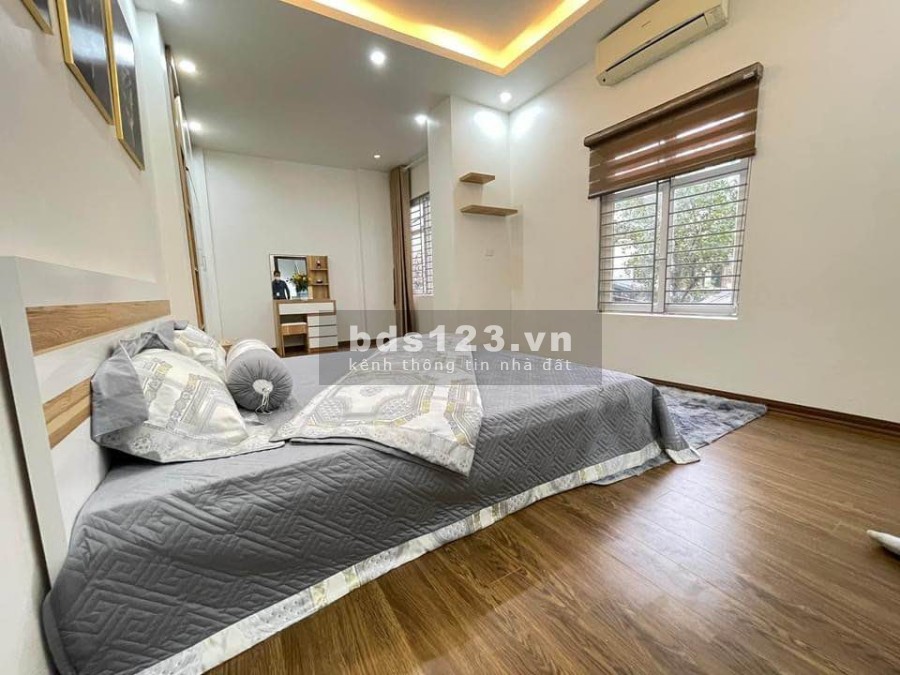 Nhà đẹp ở gay 23 Xuân La ngõ thông ô tô kinh doanh lại gần hồ, giá nhỉnh 4 tỷ, đầu tư sinh lời