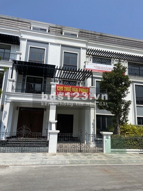 Cho thuê nhà làm văn phòng đường Cổ Linh Quận Long Biên, khu dân cư đông đúc, giá tốt