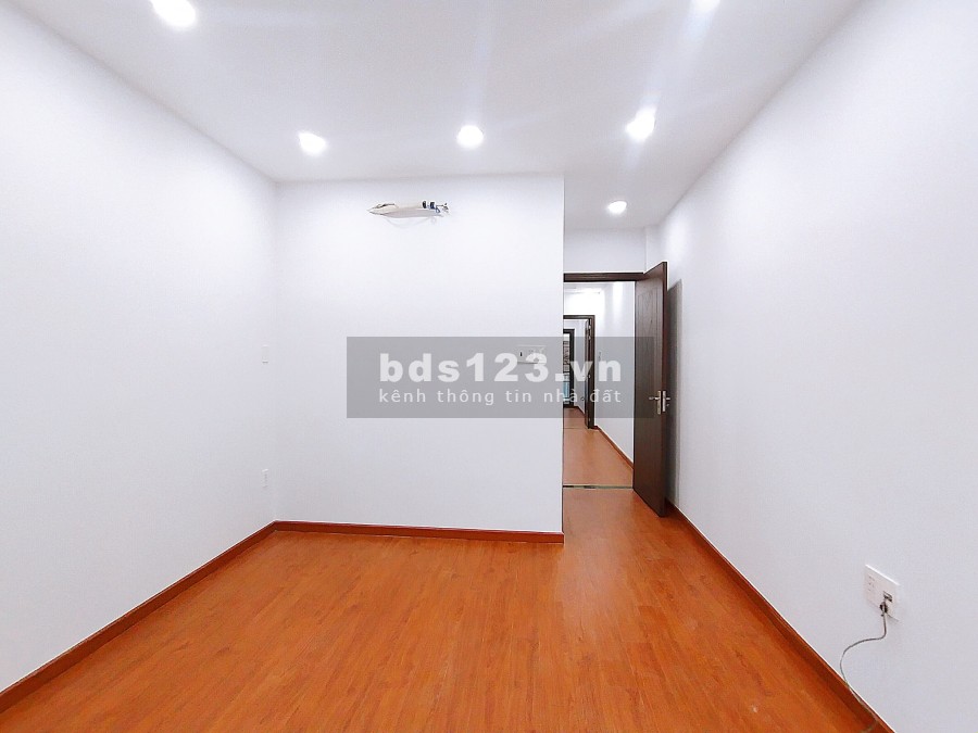 Nhà Trần Bình Trọng Quận 5, 10m ra hẻm xe hơi diện tích 57m2,…