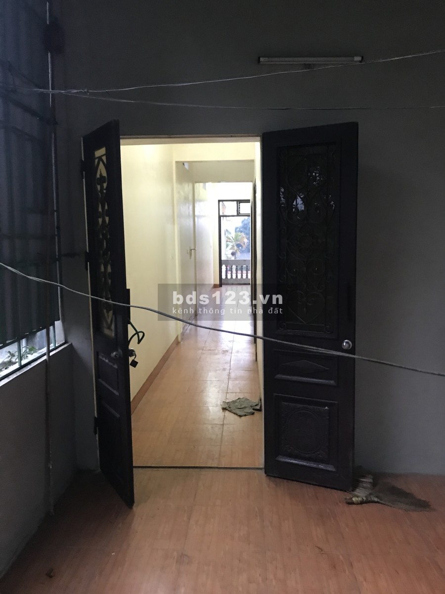 Mặt đường 87 , phố đá bạc , đi các khu du lịch 6km , làng văn hoá dtvn 15km , tthn 42km