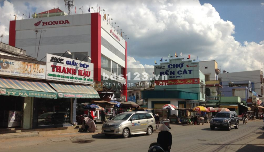 Sổ hồng chính chủ dtsd 210m đất thổ mặt tiền đường nhựa tại Binh Dương, giá tốt đầu tư