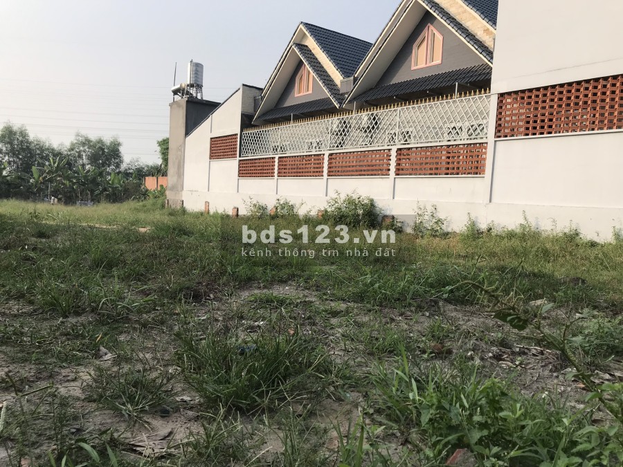 Chính chủ bán đất mặt tiền 24m thổ cư Củ Chi giá chỉ 6.6 triệu/m2 sổ hồng chính chủ