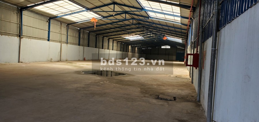Cho thuê kho xưởng dtsd 2000m2-2400m2 đường Hồ Văn Long, P. Tân Tạo, Quận Bình Tân