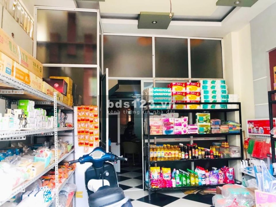 Lô góc, 2 mặt ngõ,mặt ngõ chợ kinh doanh, truớc nhà ô tô tránh sổ đỏ vuông đẹp, giá tốt