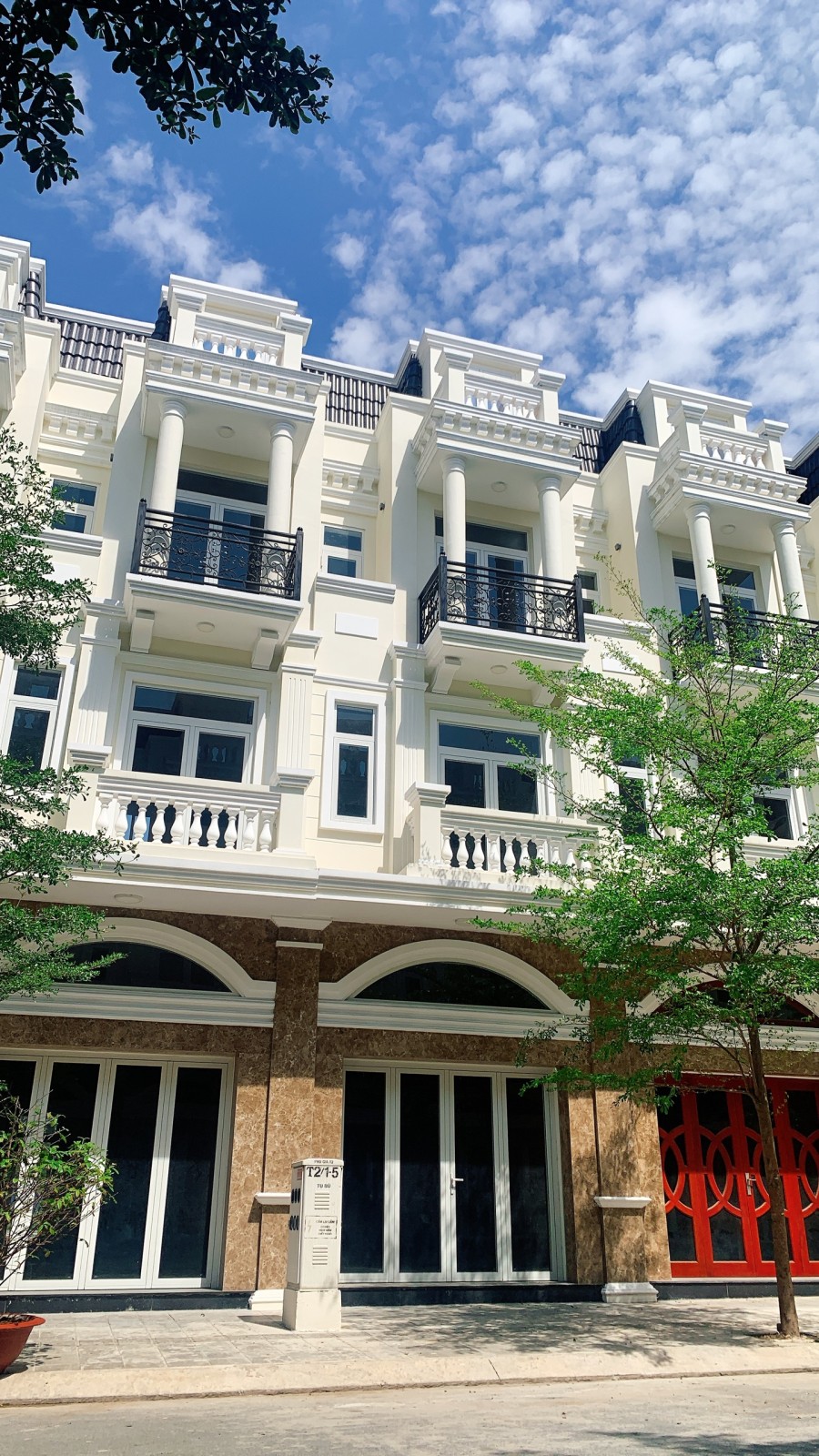 Tôi chính chủ 0927.56.1116 cần bán gấp nhà 1 trệt, 2 lầu đúc thành phố Dĩ An Bình Dương