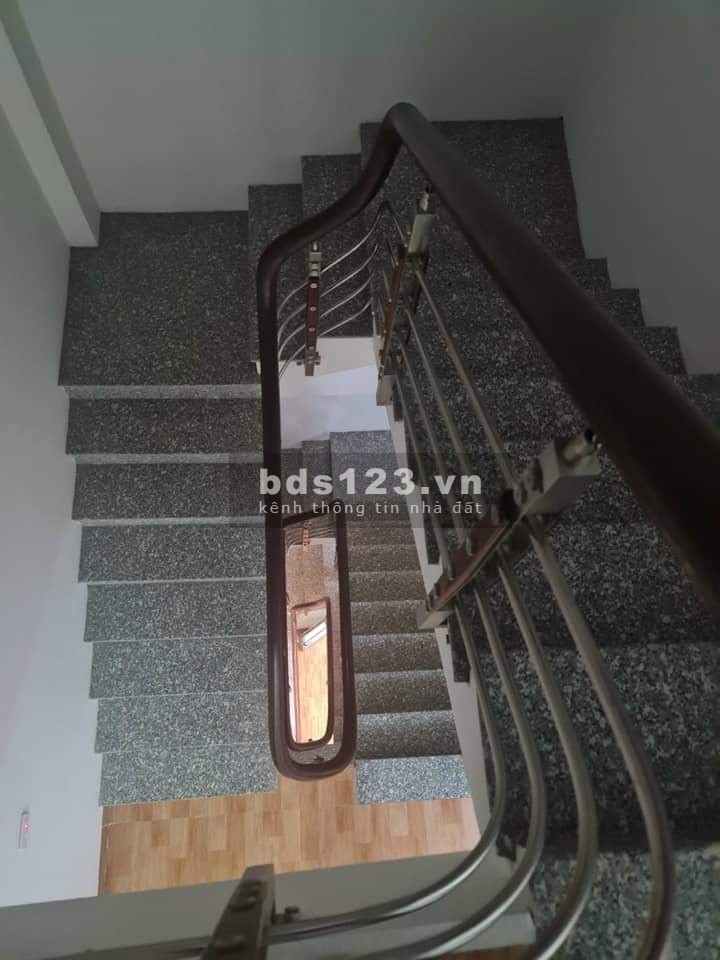 Bán nhà Lô góc Ngọc Hồi diện tích sử dụng 45m2 mặt tiền 5m giá bán chỉ 3.55 tỷ