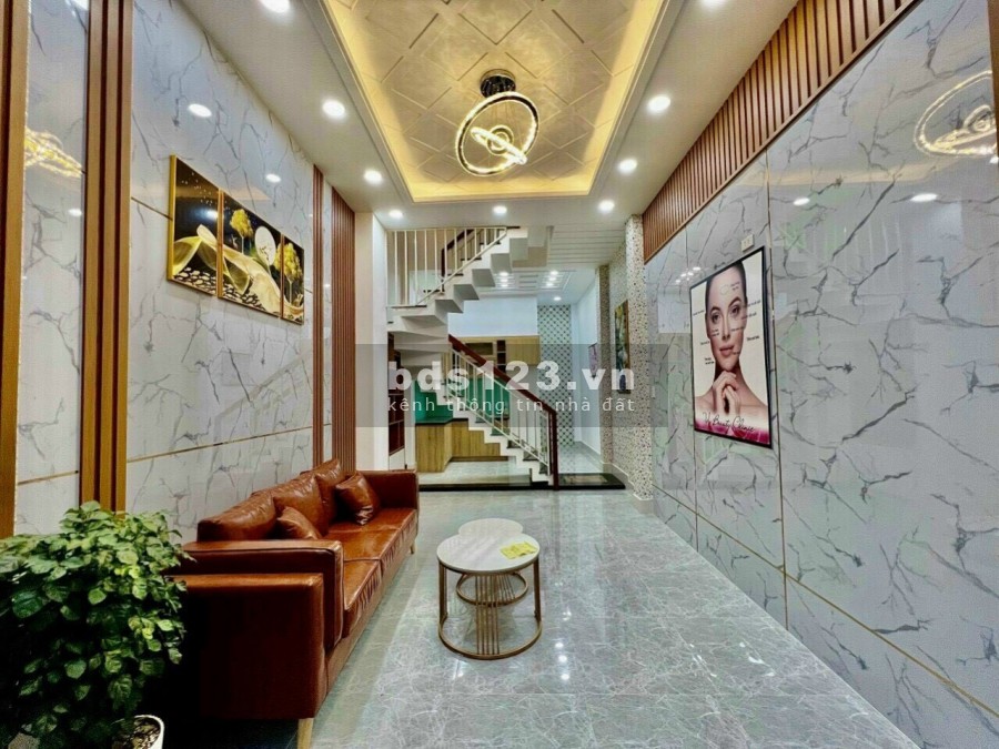 Nhà rộng 55m2 căn ra mặt tiền Hồng Lạc, 4 tầng đúc nở hậu xe hơi đỗ cửa, giá bán chỉ 5.5 tỷ