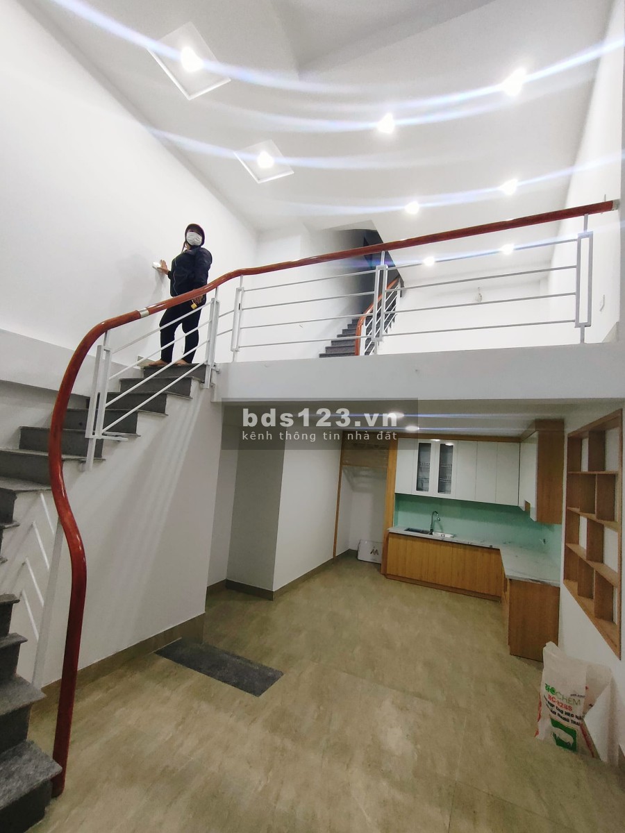Bán nhà Cổ Nhuế, 30m2, lô góc, kinh doanh thuận tiện nhỉnh 2 tỷ, sổ vuông đẹp sẵn sàng giao dịch