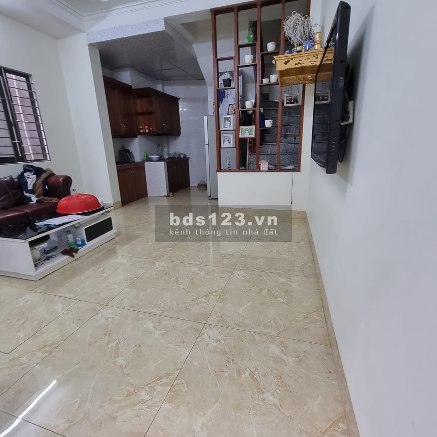 Bán nhà Ngô Gia Tự nhà tự xây ngõ nông, diện tích 33m2, đúc 3 tầng kiên cố, giá bán 2.7 tỷ