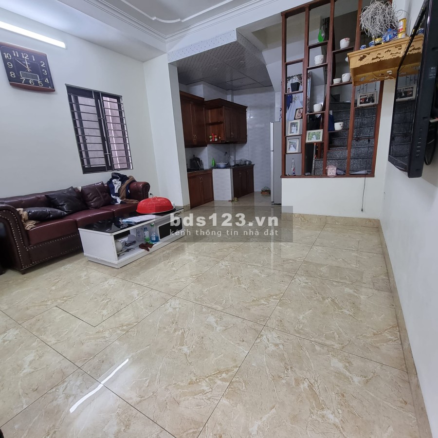 Bán nhà Ngô Gia Tự nhà tự xây ngõ nông, diện tích 33m2, đúc 3 tầng kiên cố, giá bán 2.7 tỷ