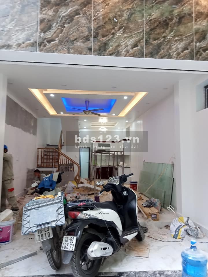 Cần bán nhà diện tích 48m2, 3 tầng, 3 phòng ngủ, 3 nhà vệ sinh liên hệ 0906182328