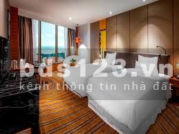 Bán gấp khách sạn 13 phòng mặt tiền Phan Văn Trị. Cách biển 50m.