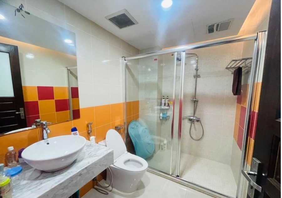 Bán gấp nhà phố Nguyễn Hoàng toà nhà văn phòng, thang máy, diện tích 75m2, giá 22 tỷ