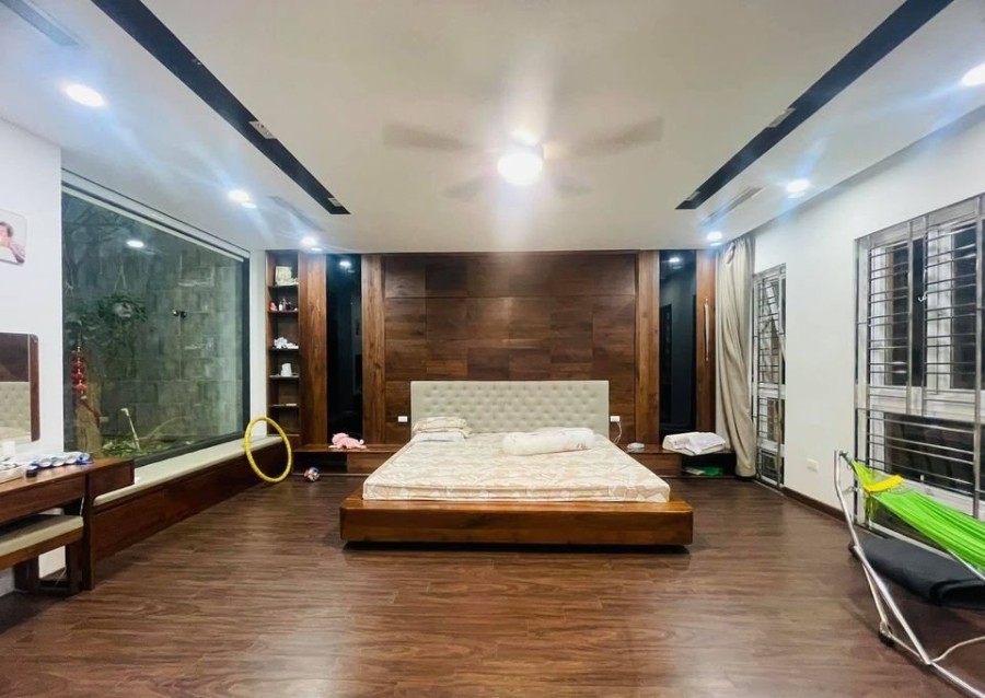 Bán gấp nhà phố Nguyễn Hoàng toà nhà văn phòng, thang máy, diện tích 75m2, giá 22 tỷ