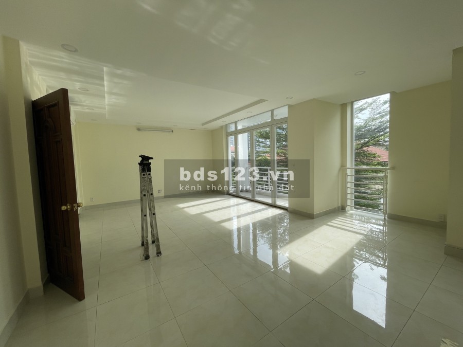 Cần cho thuê gấp văn phòng ngay khu Đảo Kim Cương. Liên hệ: 0932.689.228