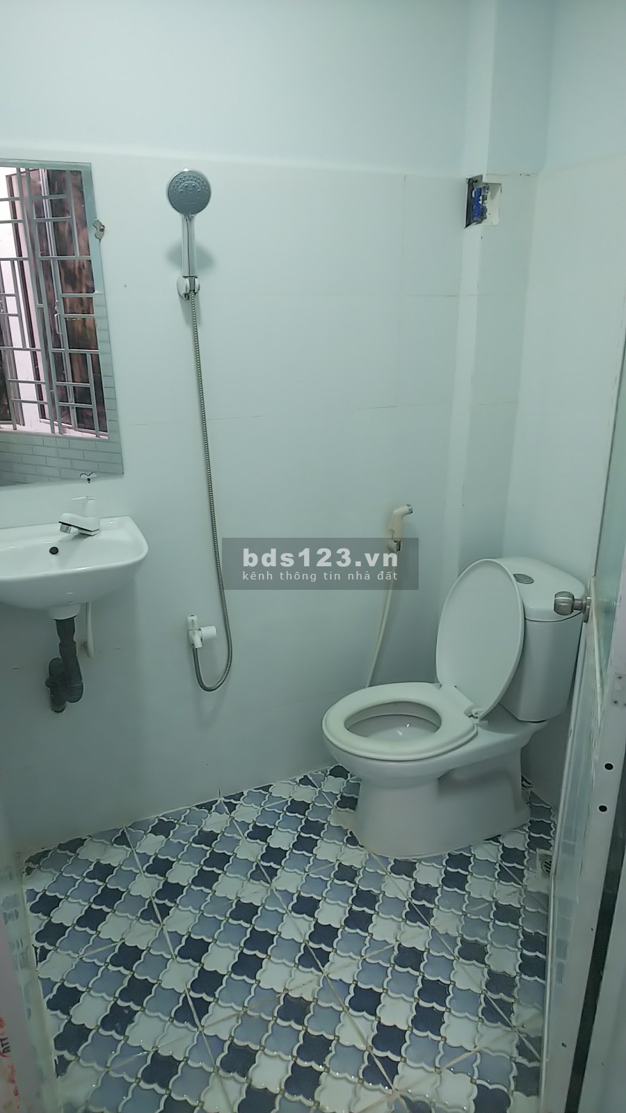 Bán nhà có sổ hồng hẻm 154 Âu Dương Lân P3, Quận 8 nhà mới vào ở ngay giá tốt